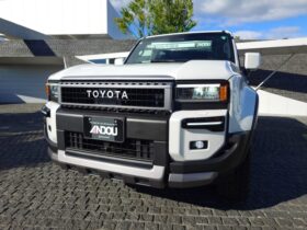 
									TOYOTA Land Cruiser Wagon VX Pearl White 2024′ 9OAMZ full								