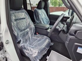 
									TOYOTA Land Cruiser Wagon VX Pearl White 2024′ 9OAMZ full								