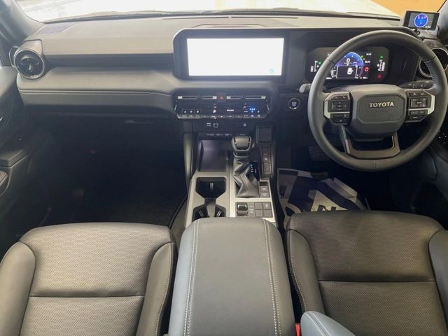 TOYOTA Land Cruiser Wagon VX Pearl White 2024′ 9OIES