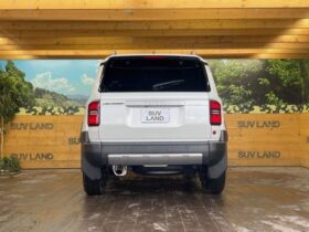 
									TOYOTA Land Cruiser Wagon VX Pearl White 2024′ 9OIES full								