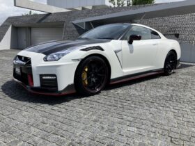 
									NISSAN GT-R Nismo Special Edition Pearl White 2022′ 9UQAA full								