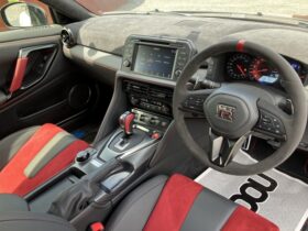 
									NISSAN GT-R Nismo Special Edition Pearl White 2022′ 9UQAA full								