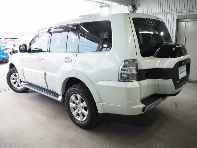 MITSUBISHI Pajero Exceed Pearl White 2014′ 9UQAS
