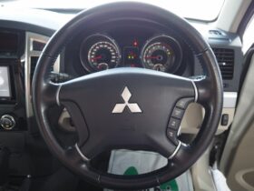 
									MITSUBISHI Pajero Exceed Pearl White 2014′ 9UQAS full								
