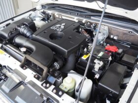 
									MITSUBISHI Pajero Exceed Pearl White 2014′ 9UQAS full								