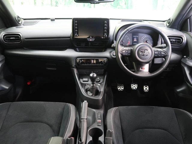 TOYOTA Yaris RZ High Performance Pearl White 2021′ 9UZGQ