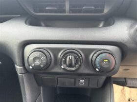
									TOYOTA Yaris 1.0X White 2024′ 9V2E2 full								