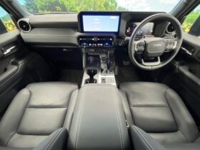 
									TOYOTA Land Cruiser Wagon VX Black 2024′ 9V2KH full								