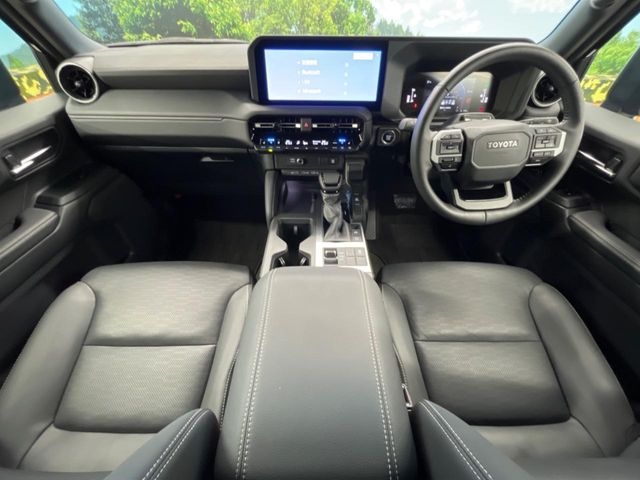 TOYOTA Land Cruiser Wagon VX Black 2024′ 9V2KH