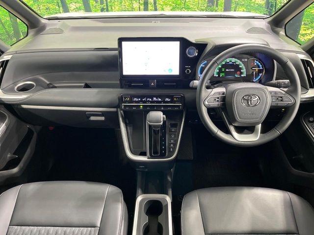 TOYOTA Noah S-Z Pearl White 2023′ 9X3J8