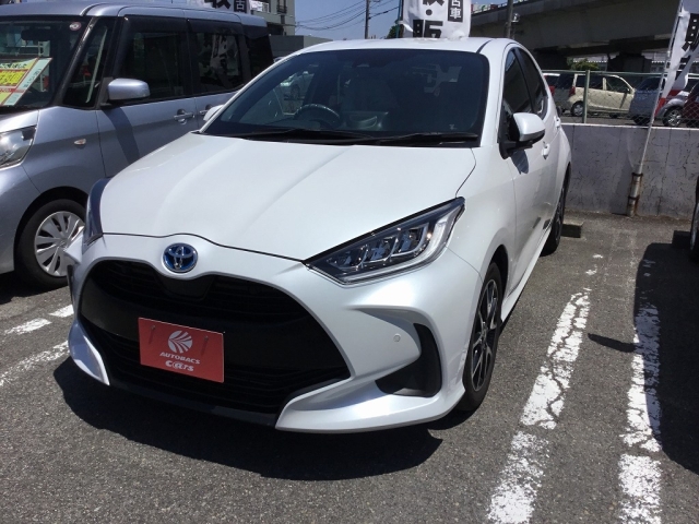 TOYOTA Yaris Z Pearl White 2023′ 9XIDS