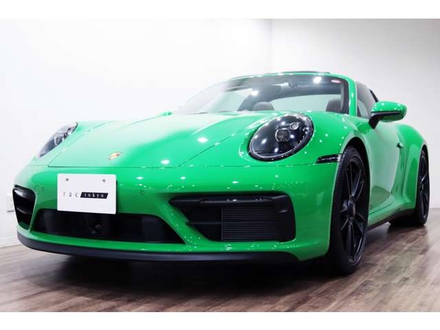 Porsche 911 Targa 4 GTS Green 2023′ 9Z84G