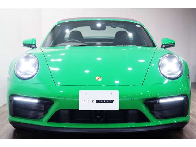 Porsche 911 Targa 4 GTS Green 2023′ 9Z84G