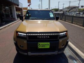 
									TOYOTA Land Cruiser Wagon VX First Edition Brown 2024′ A3MAU full								