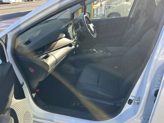 NISSAN AURA G Leather Edition Pearl White 2023′ A5PEX