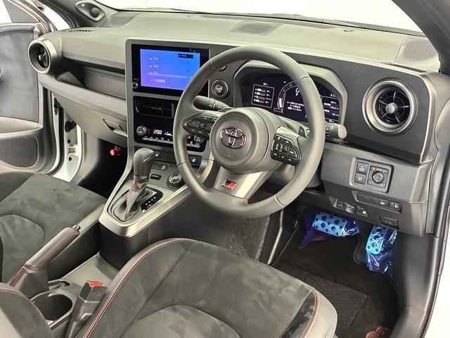 TOYOTA Yaris RZ High Performance Pearl White 2024′ A5RXO