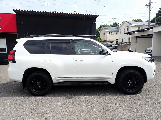 TOYOTA Land Cruiser Prado TX L Packet Matte Black Ed Pearl White 2022′ A7L45