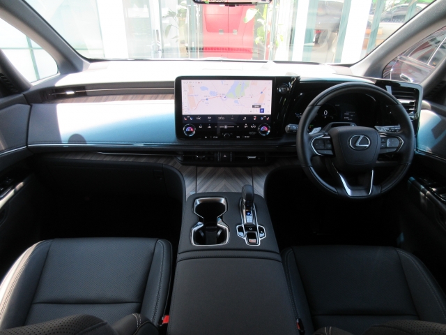 Lexus LM Version L Pearl White 2024′ A7L4F