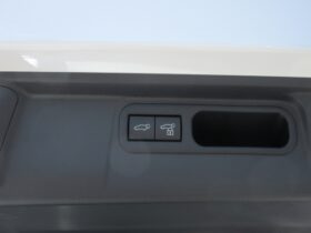 
									Lexus LM Version L Pearl White 2024′ A7L4F full								