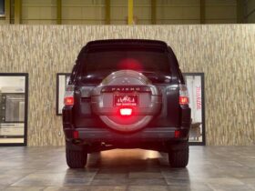 
									MITSUBISHI Pajero GR Black 2012′ AA074 full								
