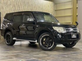 
									MITSUBISHI Pajero GR Black 2012′ AA074 full								