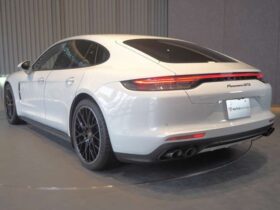 
									Porsche Panamera GTS White 2021′ AE8KA full								