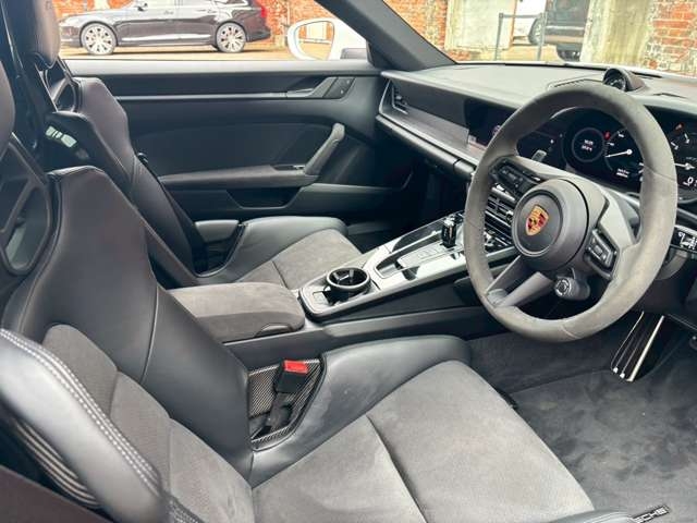 Porsche 911 Carrera GTS White 2022′ AGI80