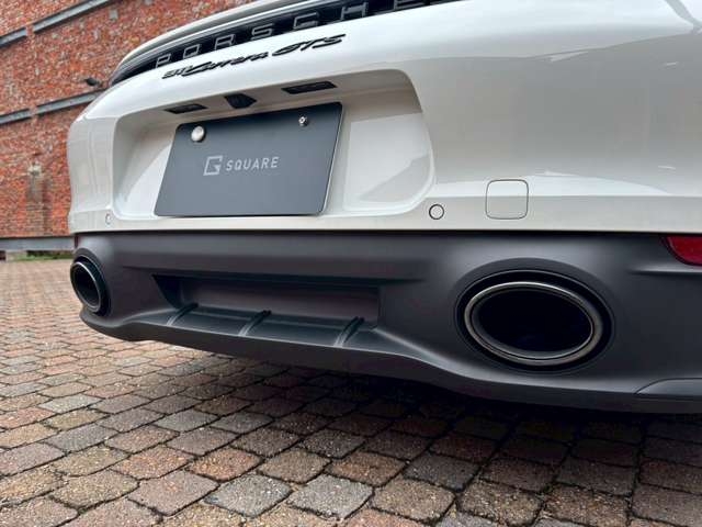 Porsche 911 Carrera GTS White 2022′ AGI80