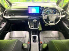 
									TOYOTA Noah S-Z Pearl White 2023′ AIJMO full								