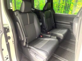 
									TOYOTA Noah S-Z Pearl White 2023′ AIJMO full								