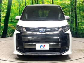 
									TOYOTA Noah S-Z Pearl White 2023′ AIJMO full								
