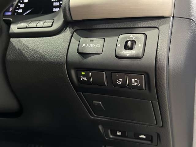 Lexus LS Version C Black 2013′ AIKHV