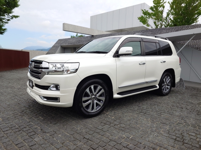 TOYOTA Land Cruiser Wagon ZX Pearl White 2020′ AKFZO
