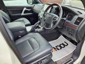 
									TOYOTA Land Cruiser Wagon ZX Pearl White 2020′ AKFZO full								
