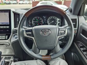 
									TOYOTA Land Cruiser Wagon ZX Pearl White 2020′ AKFZO full								