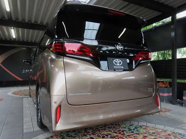 TOYOTA Alphard Executive Lounge AWD Beige/Black 2024′ AKPNI