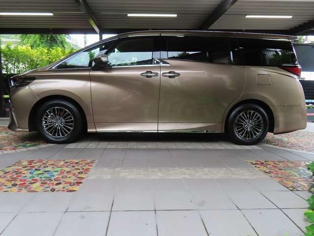 TOYOTA Alphard Executive Lounge AWD Beige/Black 2024′ AKPNI