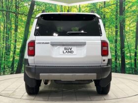 
									TOYOTA Land Cruiser Wagon VX Pearl White 2024′ AMT7J full								