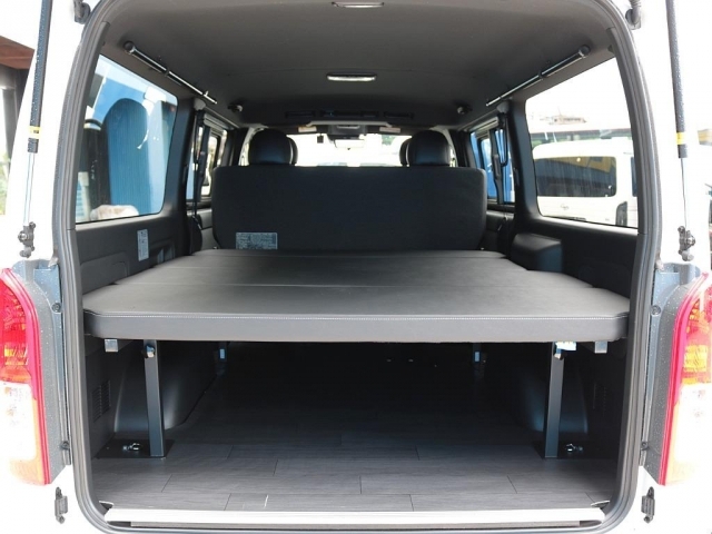 TOYOTA Hiace Van Super GL Dark Prime 2 Long Pearl White 2023′ AMX36