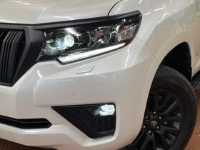 
									TOYOTA Land Cruiser Prado TX L Packet Matte Black Ed Pearl White 2022′ AMY8I full								