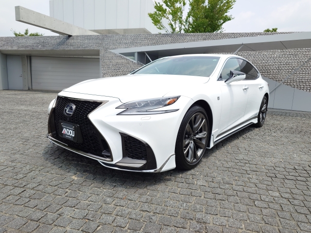 Lexus LS F Sport Pearl White 2019′ AOQCS