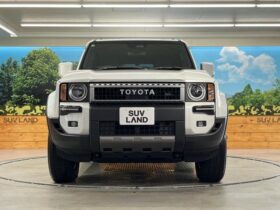 
									TOYOTA Land Cruiser Wagon VX Pearl White 2025′ AOZGM full								
