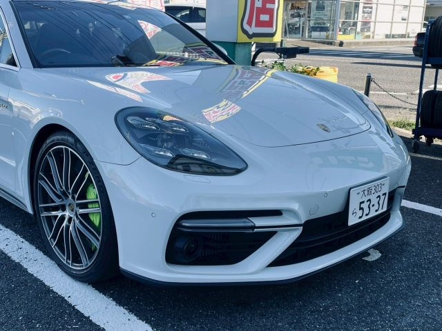 Porsche Panamera Turbo S E-Hybrid White 2018′ APDGK