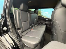 
									TOYOTA Land Cruiser Wagon VX Black 2024′ AR42F full								