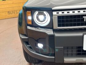 
									TOYOTA Land Cruiser Wagon VX Black 2024′ AR42F full								