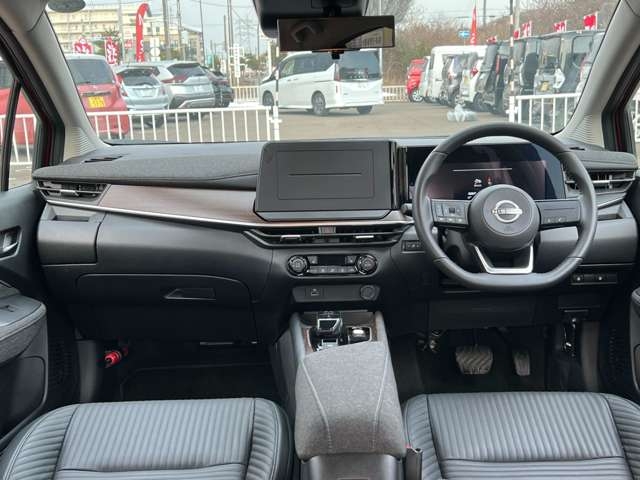 NISSAN AURA G FOUR Leather Edition Red 2024′ AR5FB