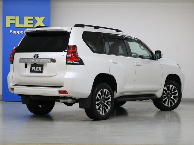 TOYOTA Land Cruiser Prado TX L Package Pearl White 2022′ AR7IS
