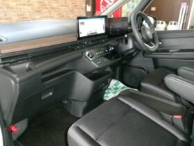 
									NISSAN Serena e-4ORCE Highway Star V Pearl White 2024′ AR7Q0 full								