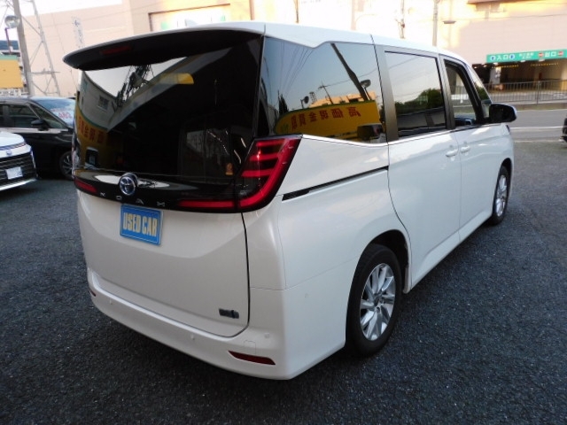 TOYOTA Noah Z Pearl White 2023′ AT0SV