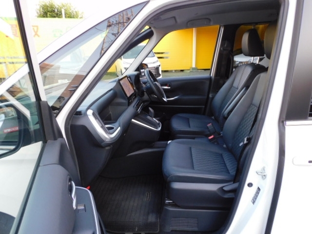 TOYOTA Noah Z Pearl White 2023′ AT0SV